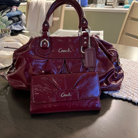 Red shiny leather coach purse and wallet - Picture 2 of 10